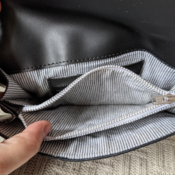 October Jaipur Vegan Leather Clutch - BNWT - Picture 12 of 15